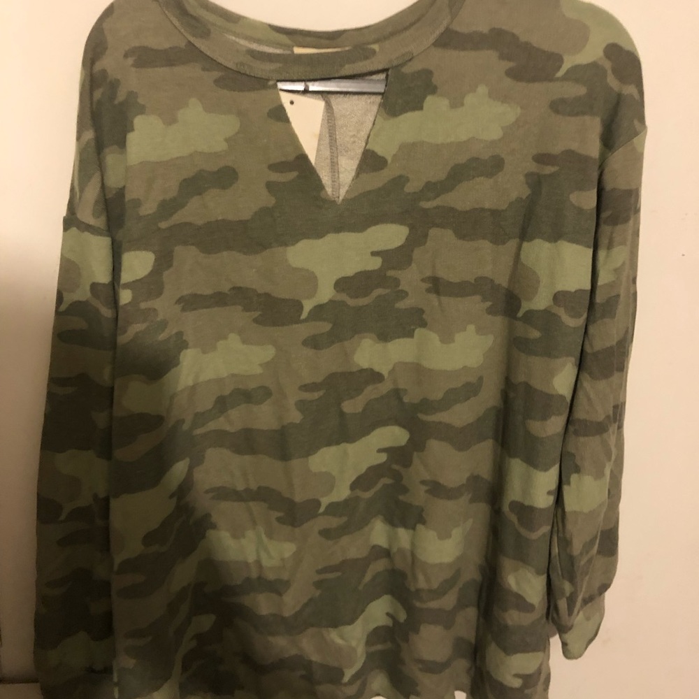 cute camouflage sweater / crewneck